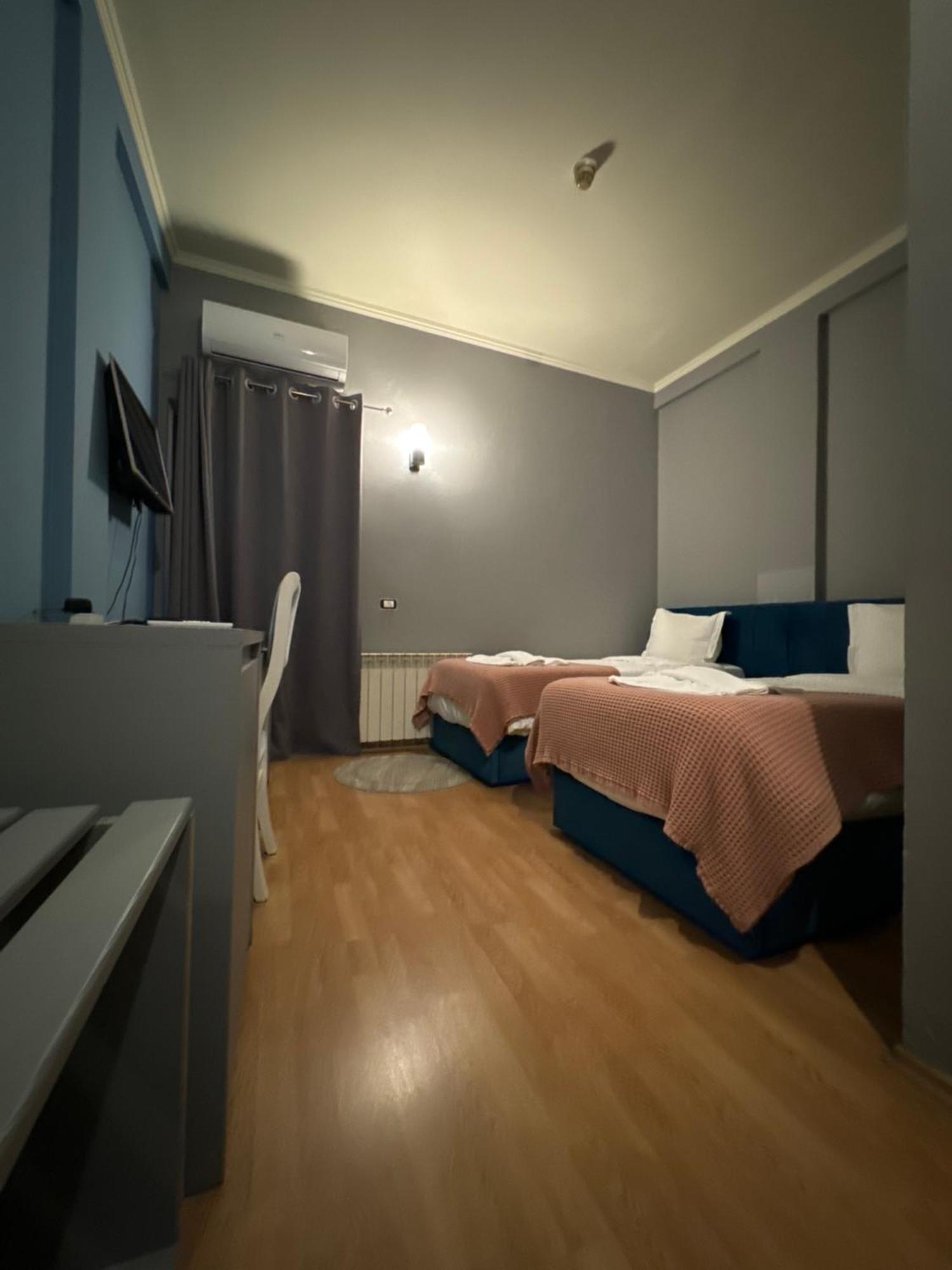 Hotel Tirona Tirana Exteriér fotografie
